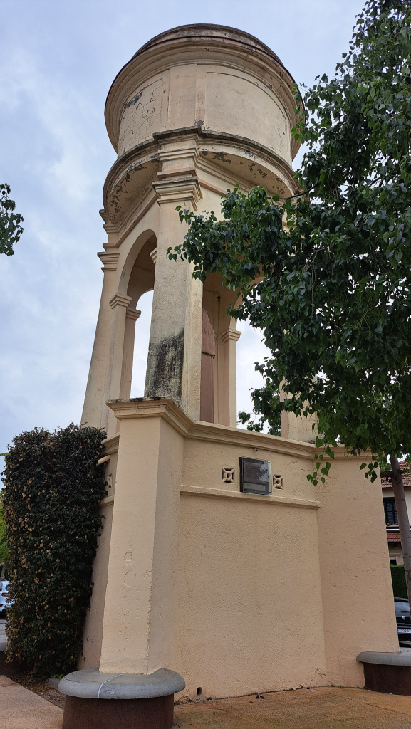 Ubicació de la plaça en la instal·lació de l'antic pou.