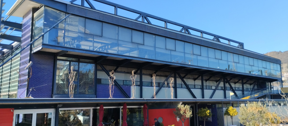 Vista detall de l'emplaçament de les escultures.