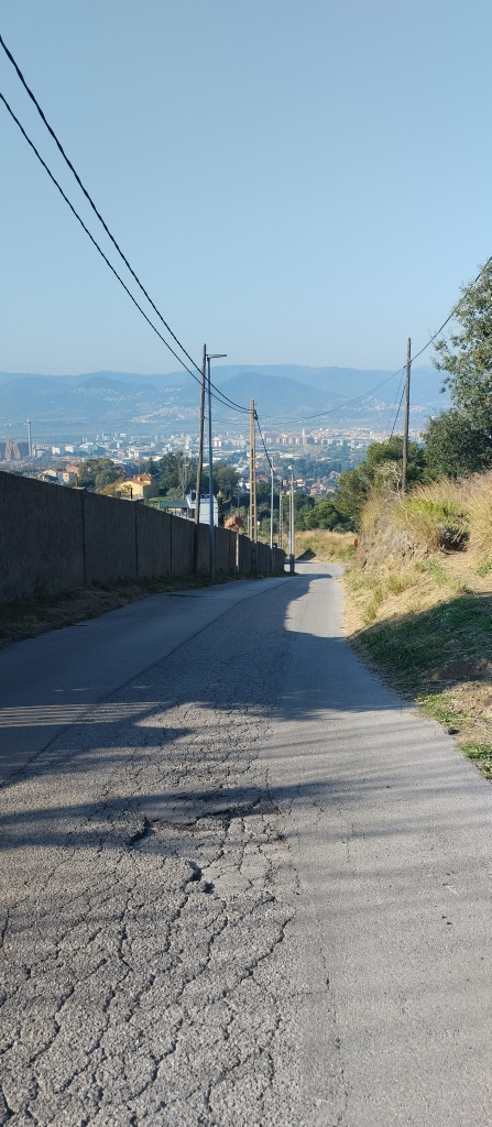 Tram de la carrerada a la seva entrada al nucli urbà per l'actual carrer Picalques. 