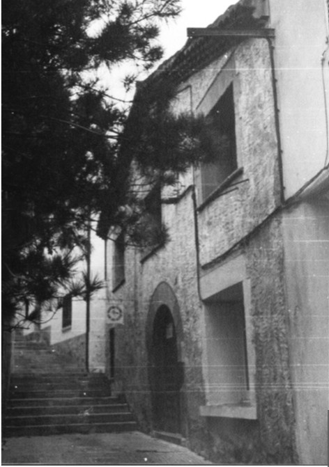 Can Madurellet, abans can Carbonell de la plaça. 10-09-1984. Autora: Elisenda Bachs i Marès. Font: Gencat. Calaix. 