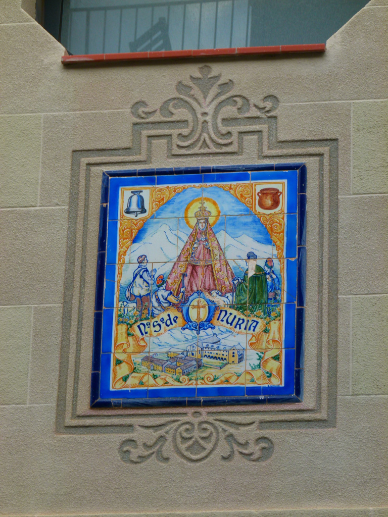 Vista detall de l'emplaçament del plafó.