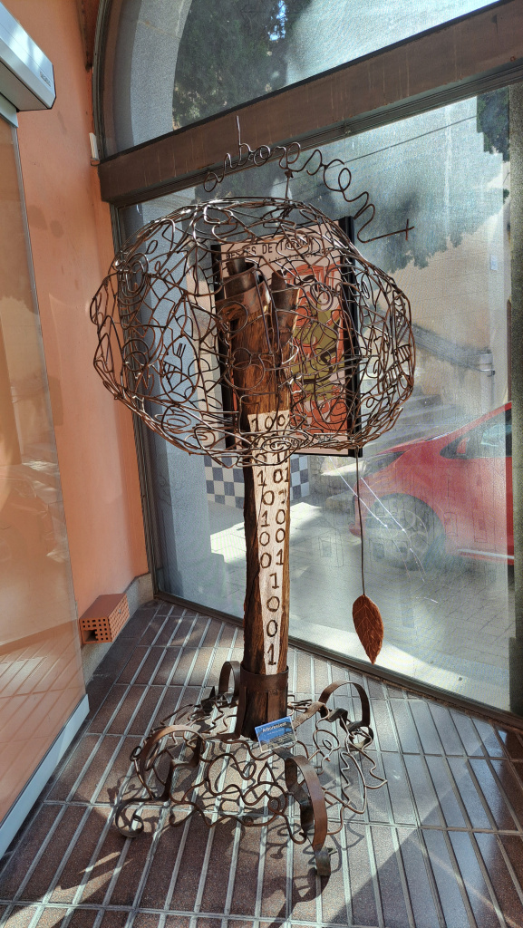 Escultura "Arborescent" de Jordi Rocosa.