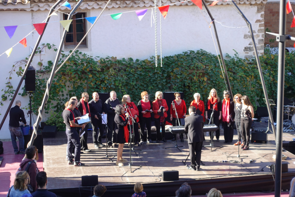 Celebració de les Festes de Tardor de l'any 2017. Autor: Lluís Ramban i Jordà. Font: Arxiu Municipal de Sant Just Desvern.