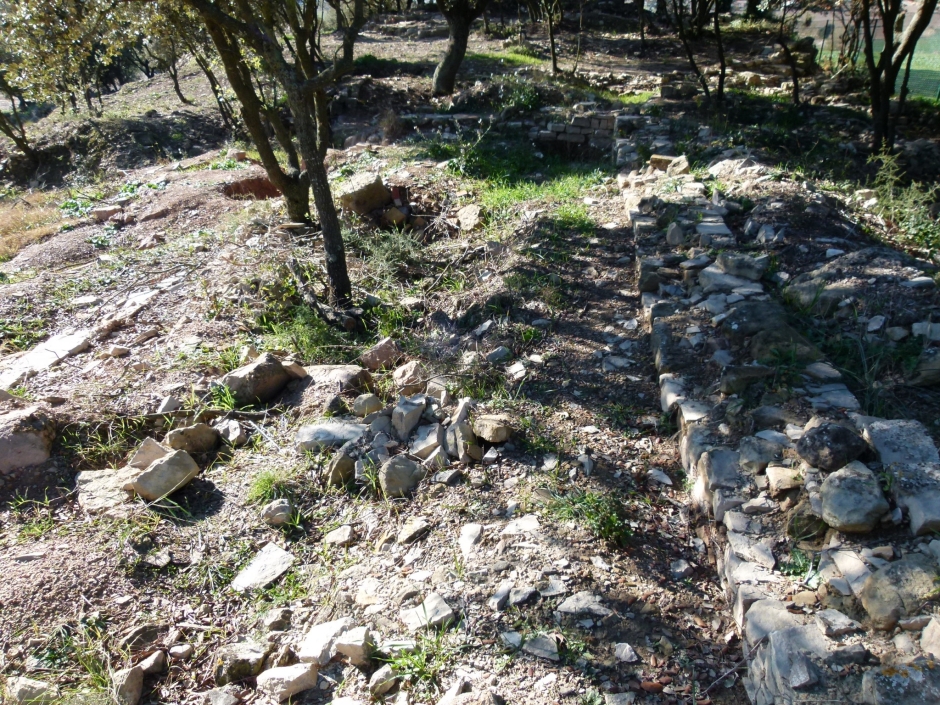 Detall constructiu restes arqueològiques Castell de Vilallonga