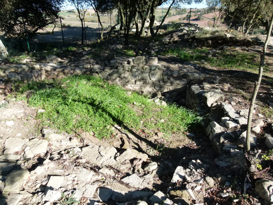 Detall constructiu restes arqueològiques Castell de Vilallonga