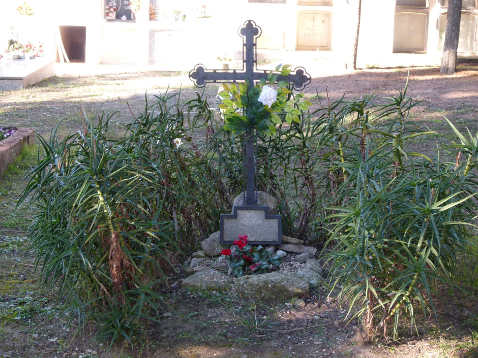 Creu i làpida de Josep Barberan i Segura. Cementiri de Sant Martí Sesgueioles