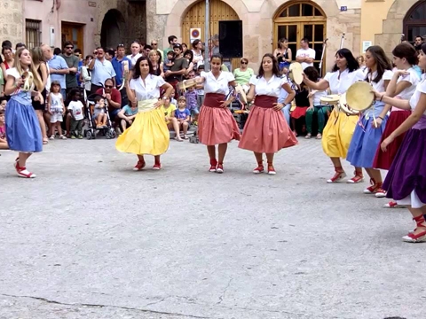 https://www.festescatalunya.com/que-fem/festa-major-de-sant-pere-de-riudebitlles/