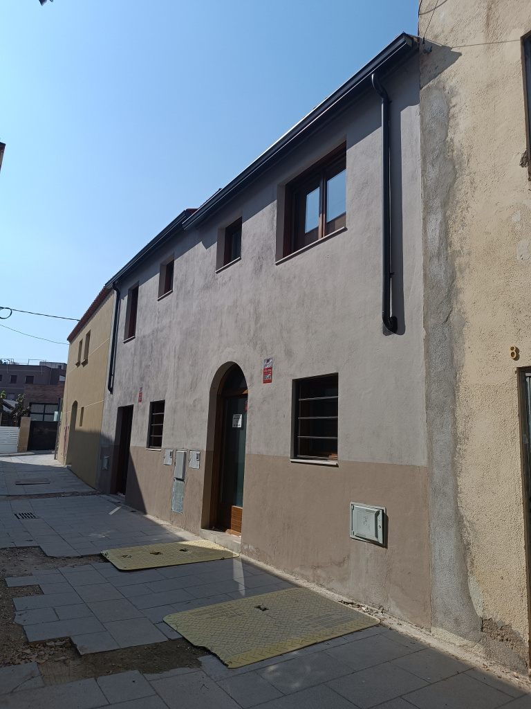 Conjunt dels habitatges del carrers dels Pous núm. 12 i 10