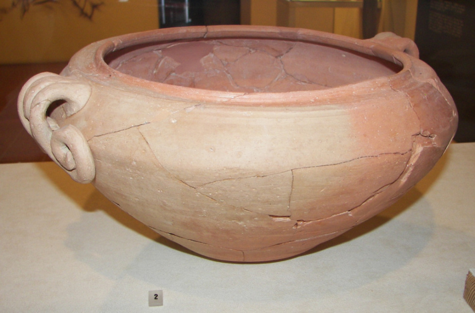 Stamnoi (recipient de cuina utilitzat per contenir i preparar líquids) provinent del jaciment de la Bigorra. Mireia Andújar Masid / Museu d'Història de Sabadell