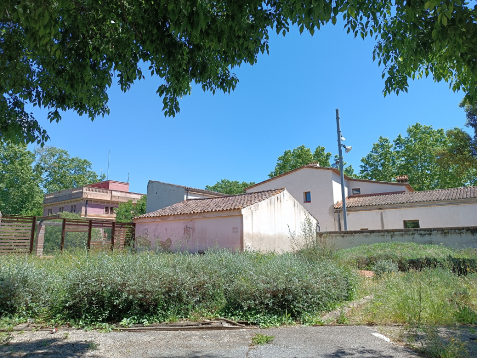 Vista general de la masia (part posterior)