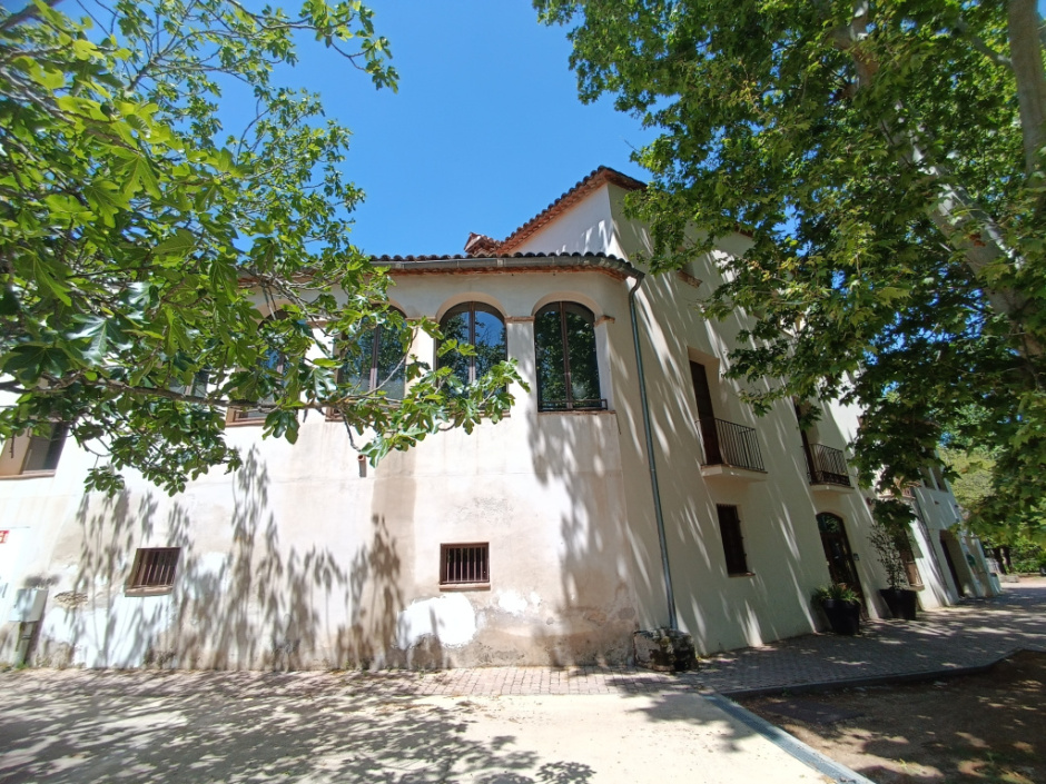 Cos lateral de la masia