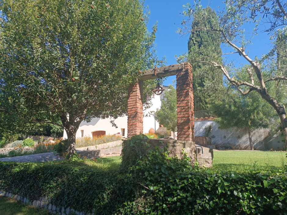 Pou situat a prop de la masia de Can Pallàs