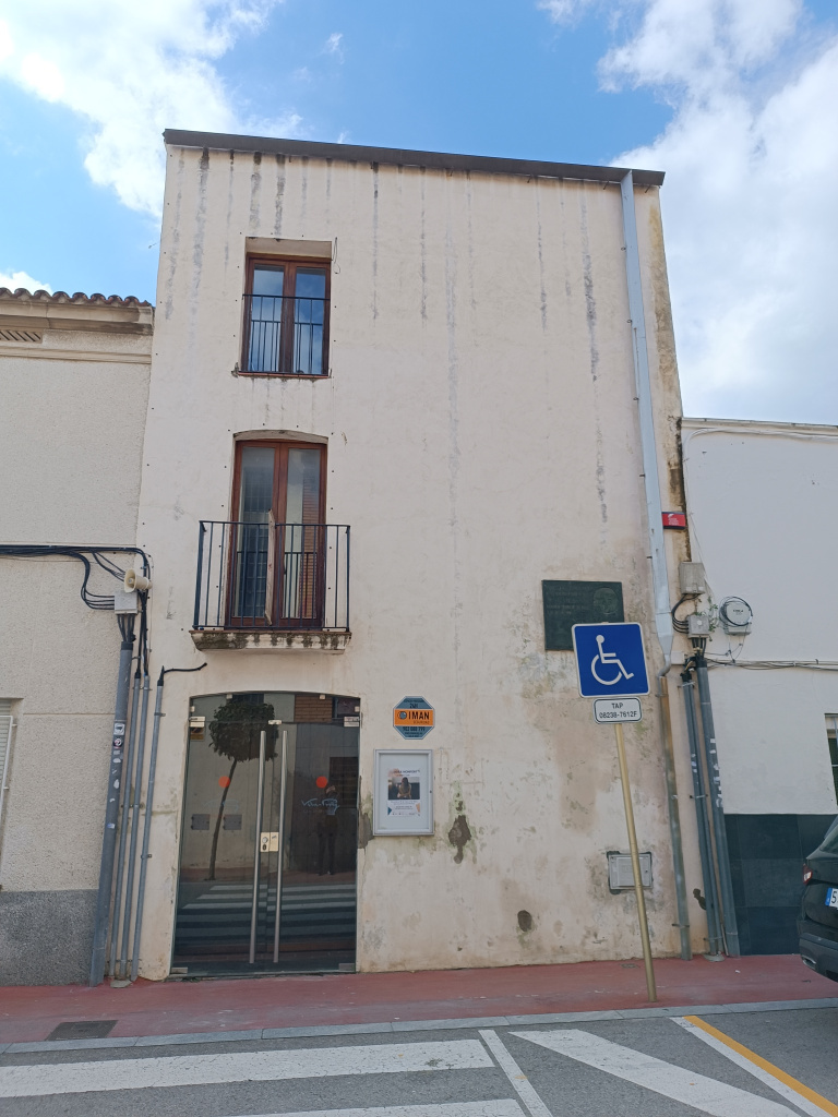 Façana del carrer Pintor Vila Puig