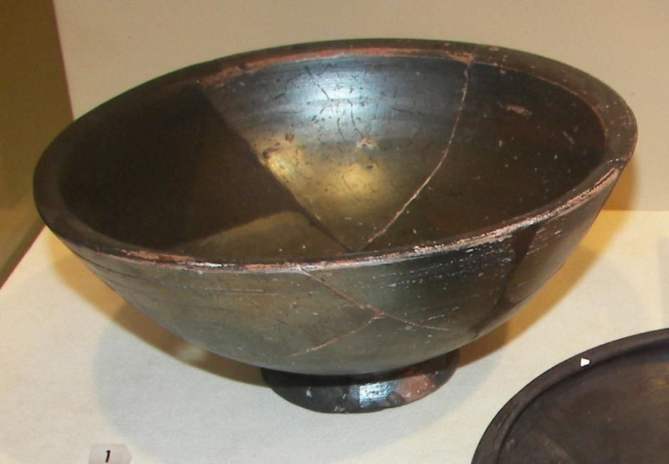 Copa de Campaniana A (Mireia Andújar Masid / Museu d'Història de Sabadell)