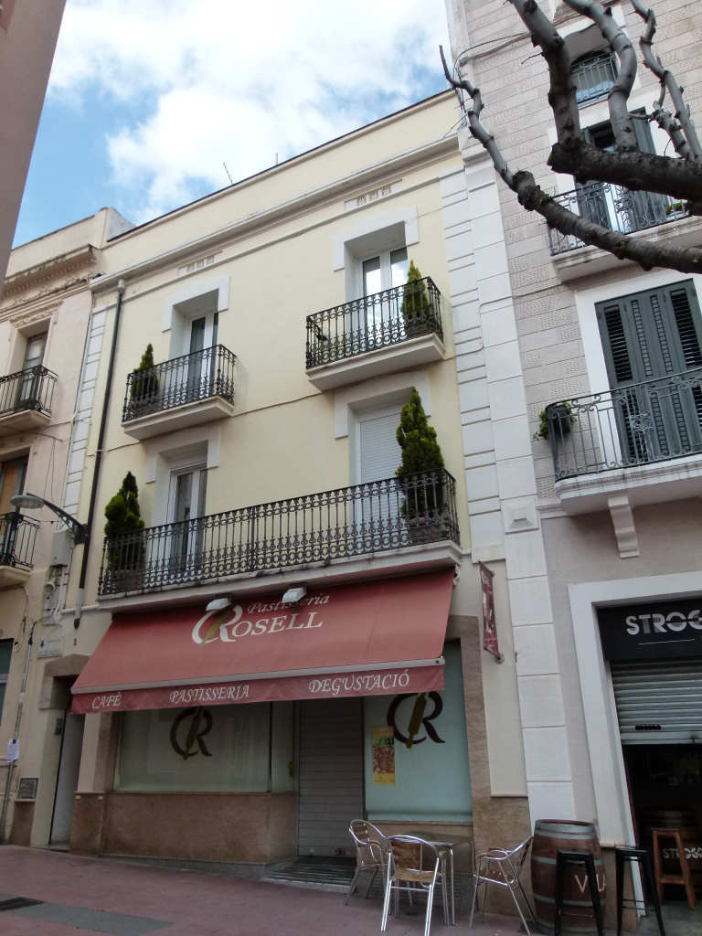 Casa carrer del Dr. Escayola 2