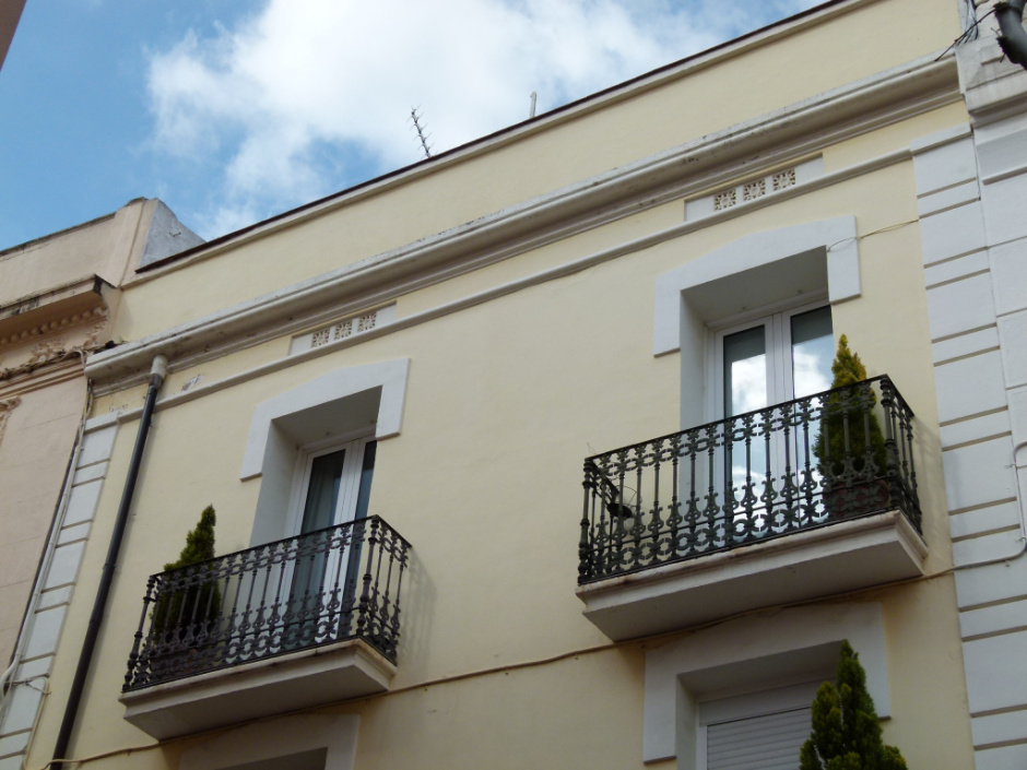 Casa carrer del Dr. Escayola 2