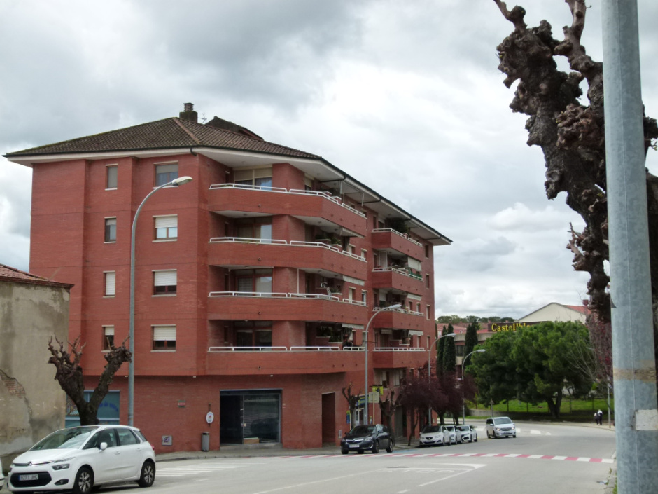 Edifici de la Rambla de la Generalitat 6 / carrer Vilafranca 18