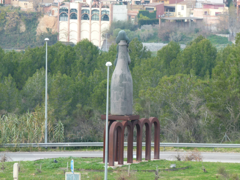 Escultura al cava “Volta de Raïm”