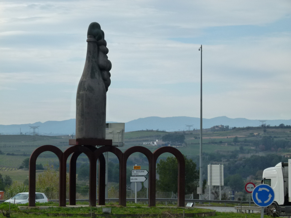 Escultura al cava “Volta de Raïm”