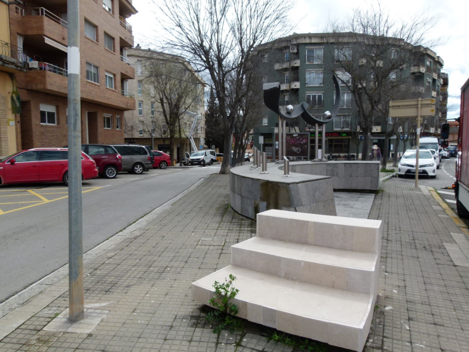 Escultura "A la sardana"