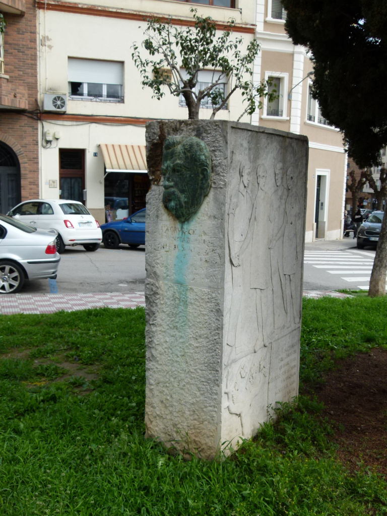 Monòlit a Anselm Clavé