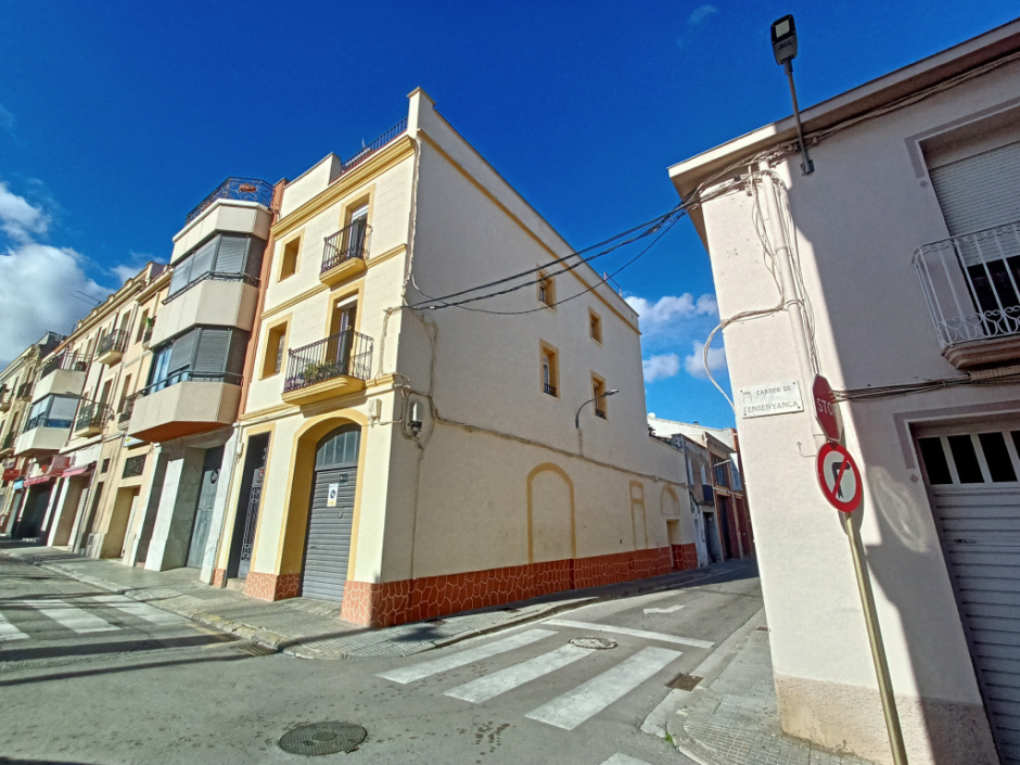 Habitatge de la plaça del Primer Homenatge a la Vellesa 9