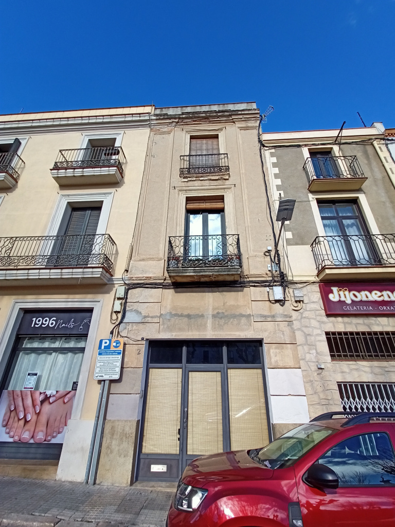 Habitatge de la plaça Primer Homenatge a la Vellesa 2