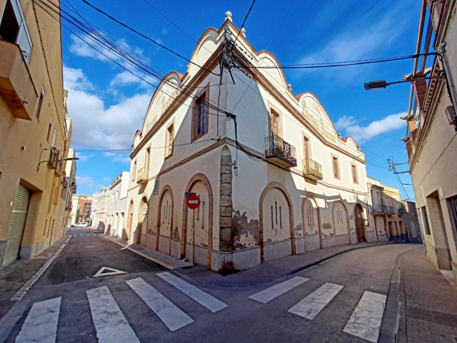 Antigues caves i habitatge Lavernoya  