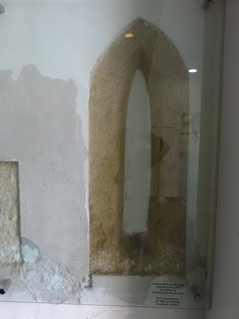 Finestra de lluerna de l'antiga presó