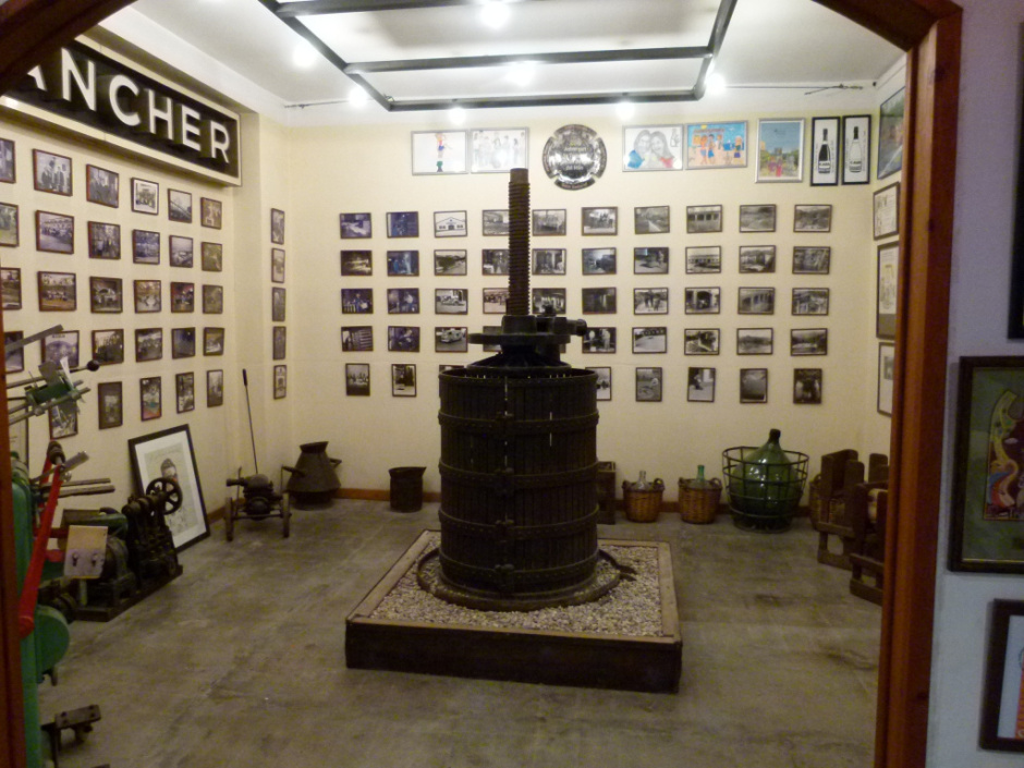 Col·lecció etnogràfica de les caves Blancher