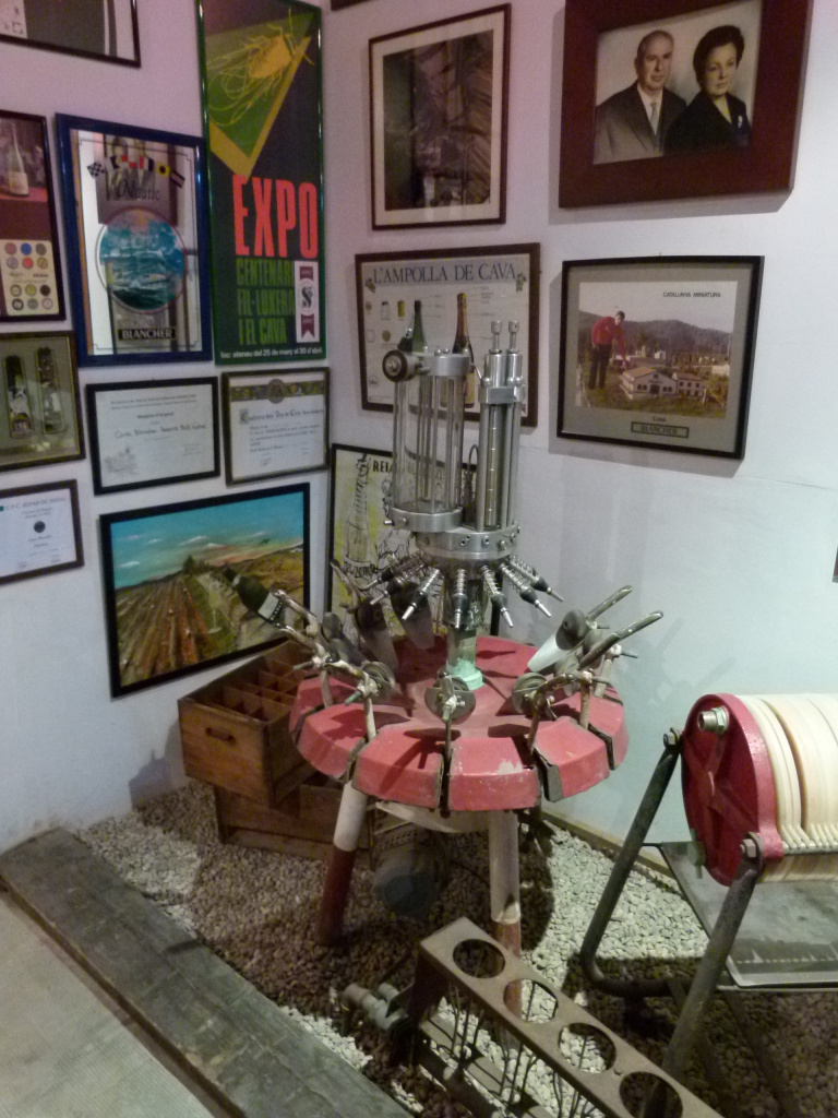 Col·lecció etnogràfica de les caves Blancher