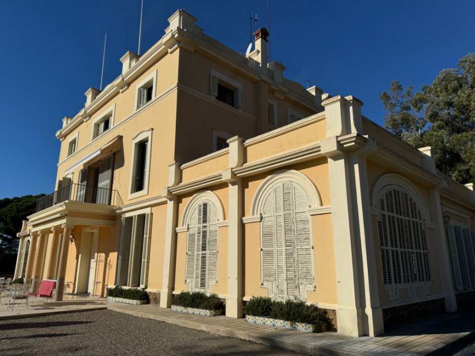Vista de la casa des d'una altra perspectiva. 