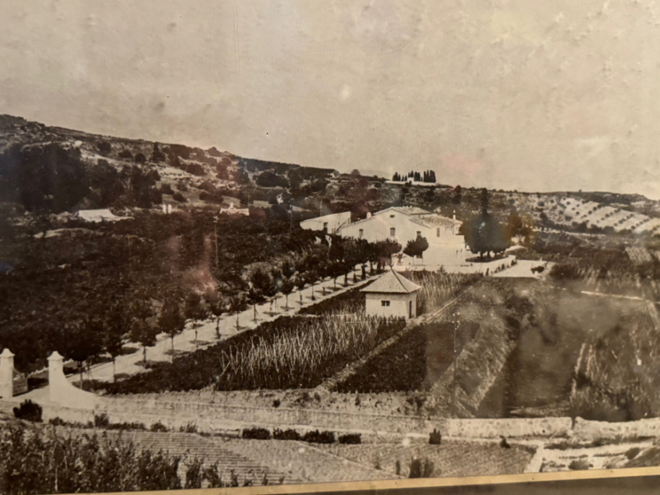 Foto antiga de la finca. Fons familiar. 