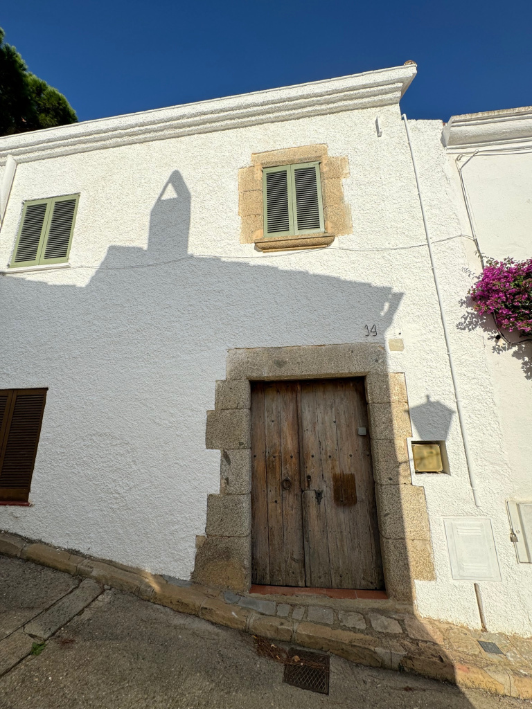 Detall d'una de les façanes. 