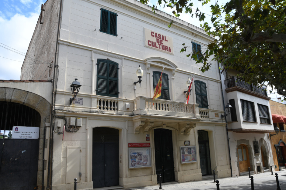 Vista general des de la plaça. 