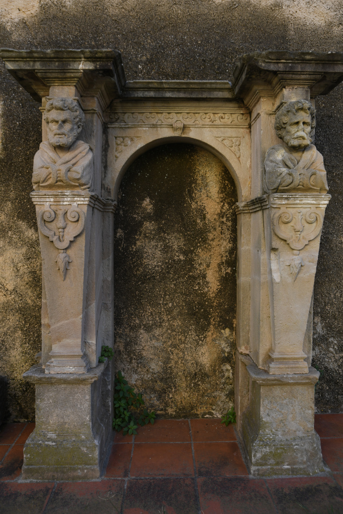 Detall d'un dels dos grups. 