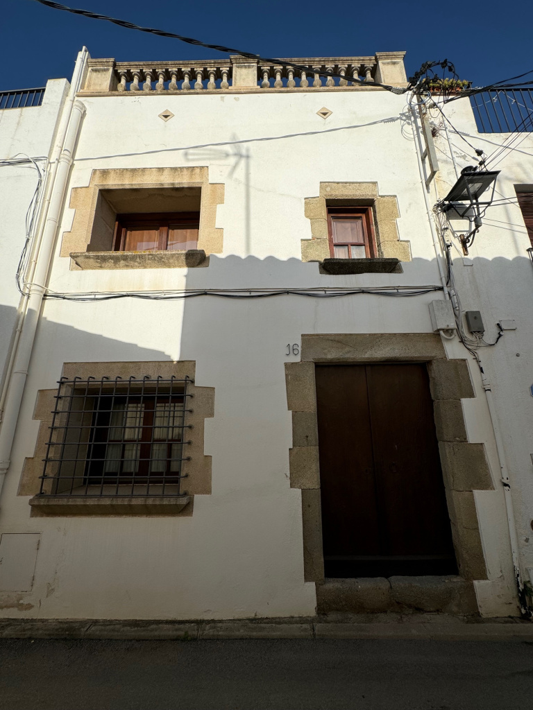 Vista d'una de les façanes. 