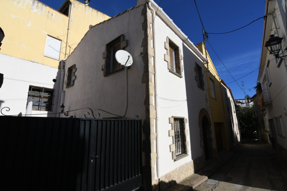 Vista general des de l'inici del carrer.