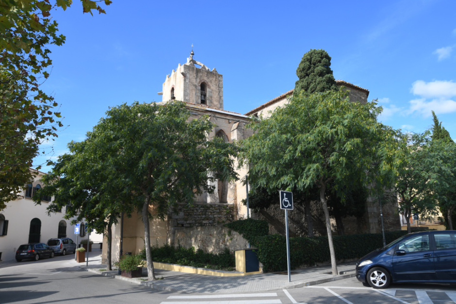 Vista posterior de l'església. 