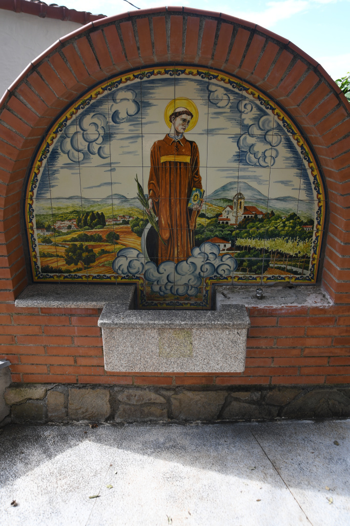 Font de Sant Vicenç. Detall del plafó ceràmic. 