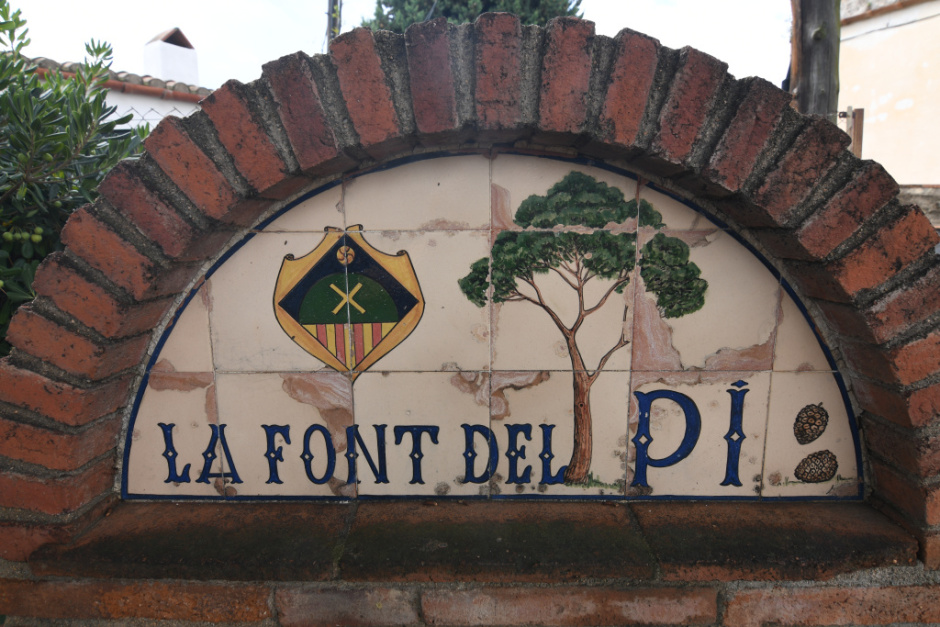 Caper amb plafó ceràmic. 