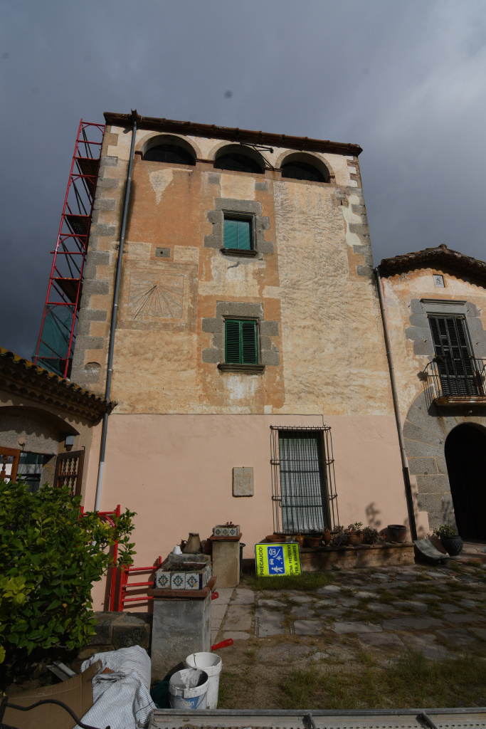 Vista general de la torre de can Rams. 