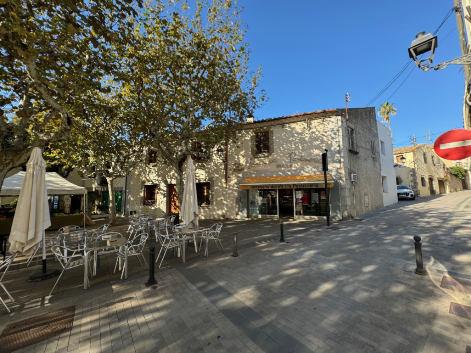 Vista general. Cases de la Plaça del Poble, núms. 2, 3 i 4. 