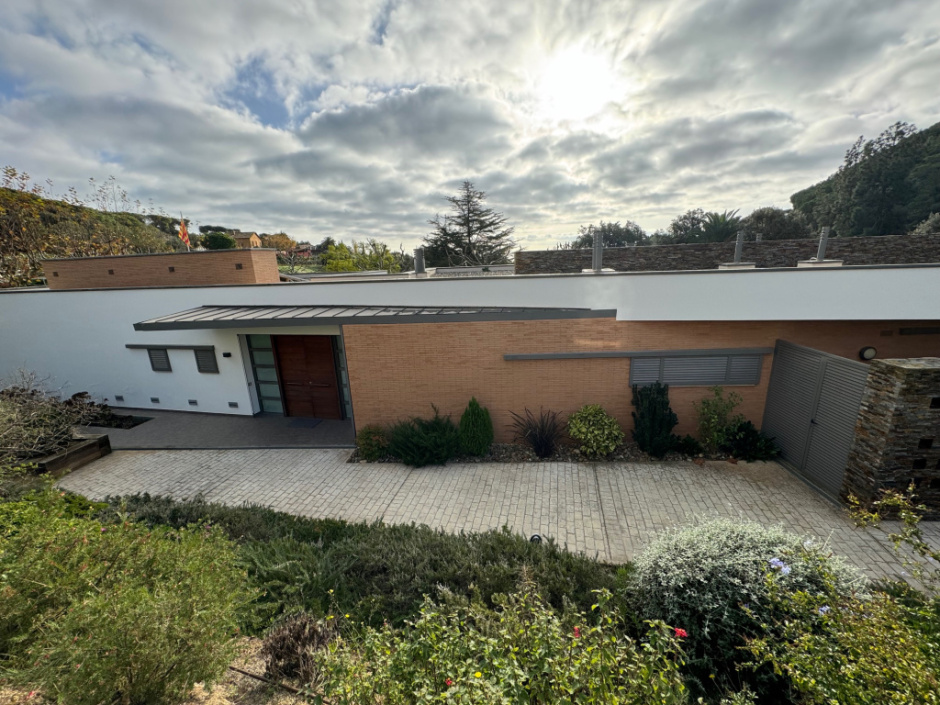 Casa Blanca. Façana de tramuntanta. 