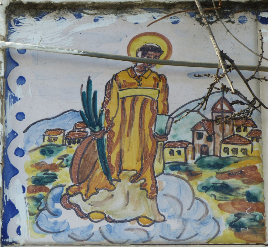 Detall d'una de les rajoletes més antigues del municipi. 