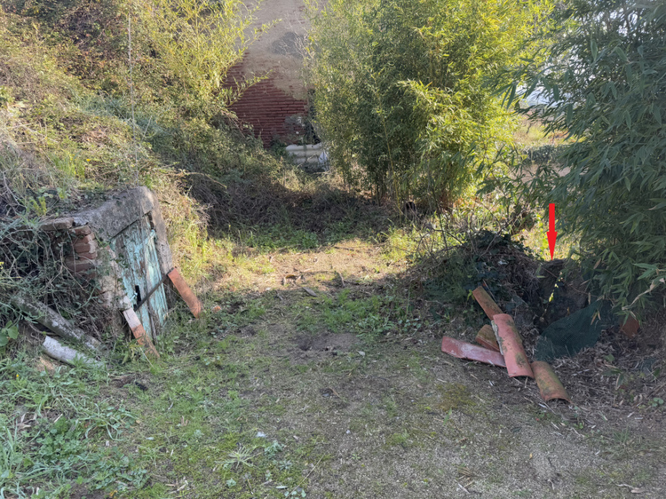 Font d'en Cinto. Mina a mà esquerra i font mà dreta. 